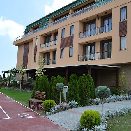 Camp And Pool Hotel Kranevo Bagian luar foto