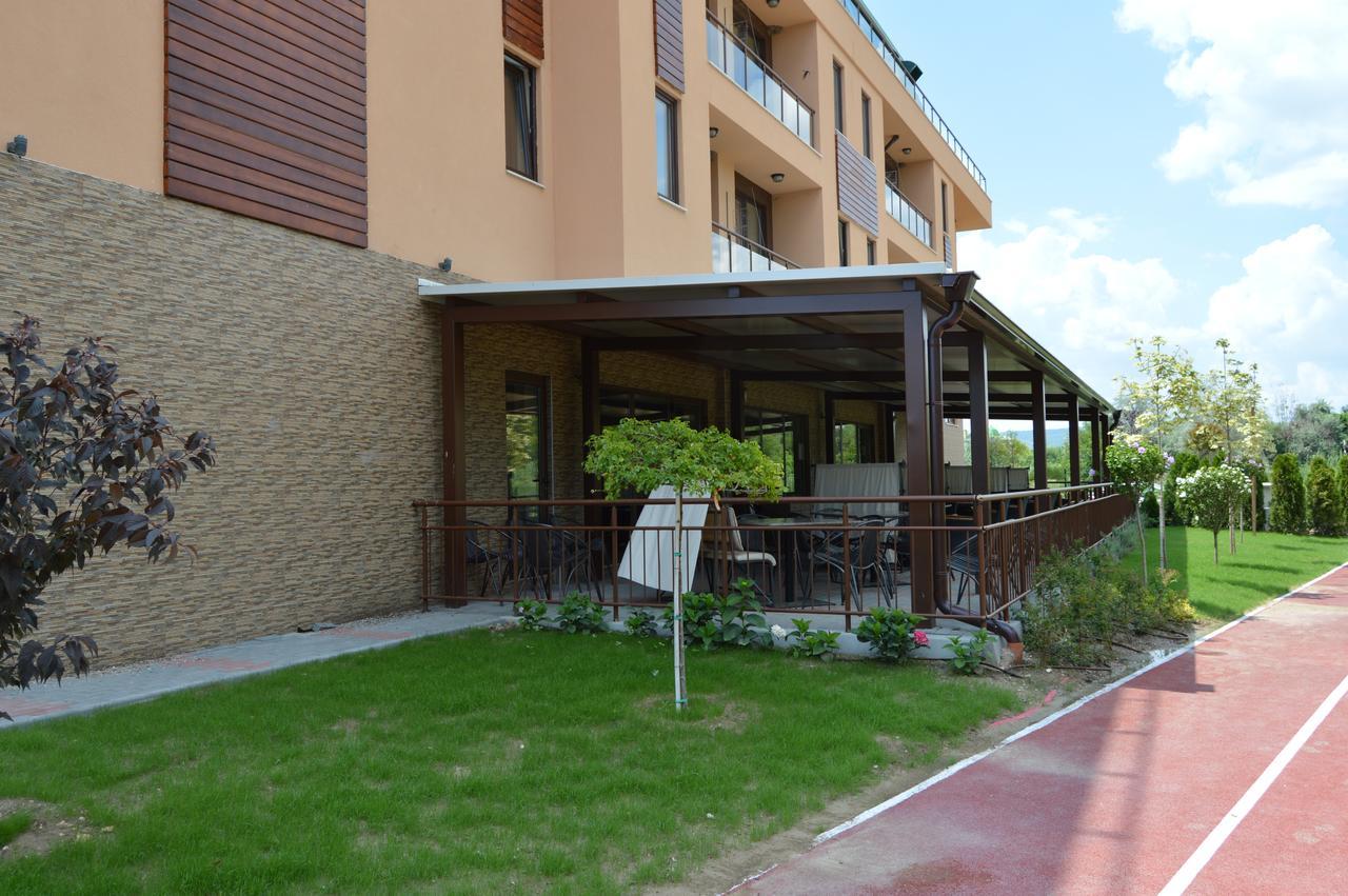 Camp And Pool Hotel Kranevo Bagian luar foto