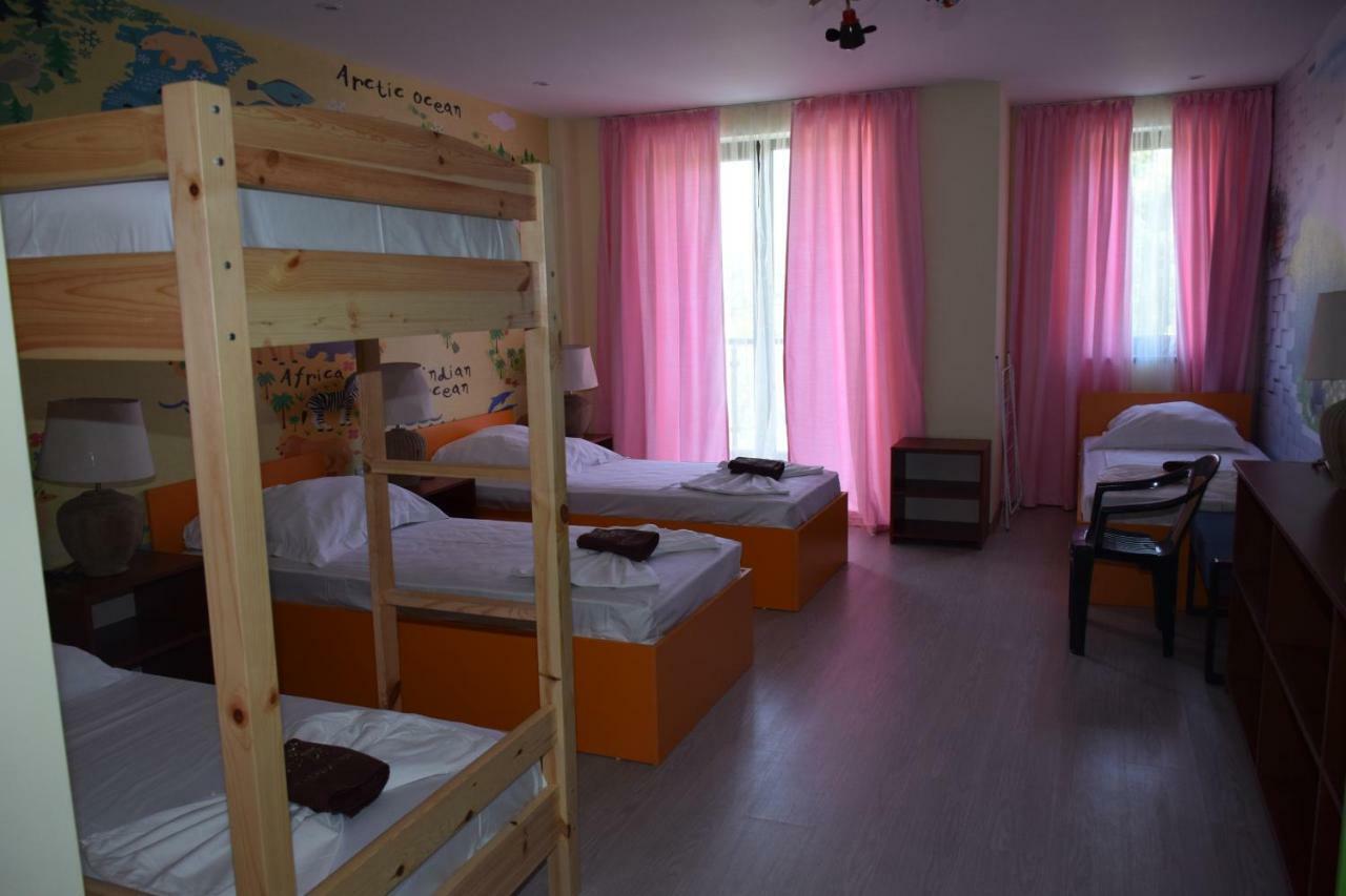 Camp And Pool Hotel Kranevo Bagian luar foto